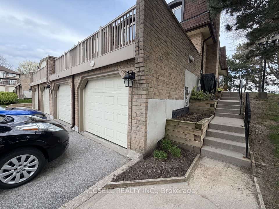 1510 Upper Middle Road #4, Burlington, ON L7P 4M5