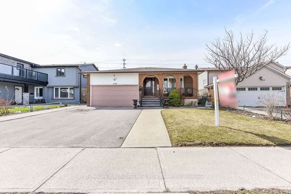 7608 Benavon Road, Mississauga, ON L4T 3G3