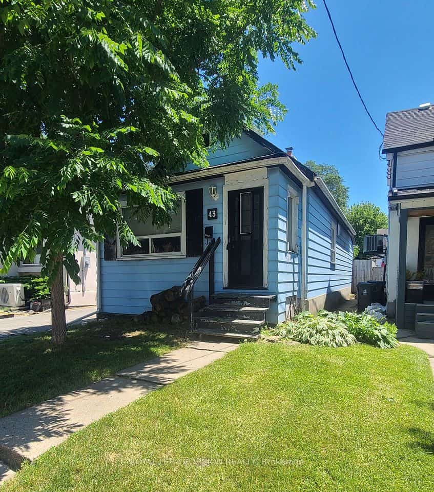 43 Jillson Avenue, Toronto, ON M6S 2P3