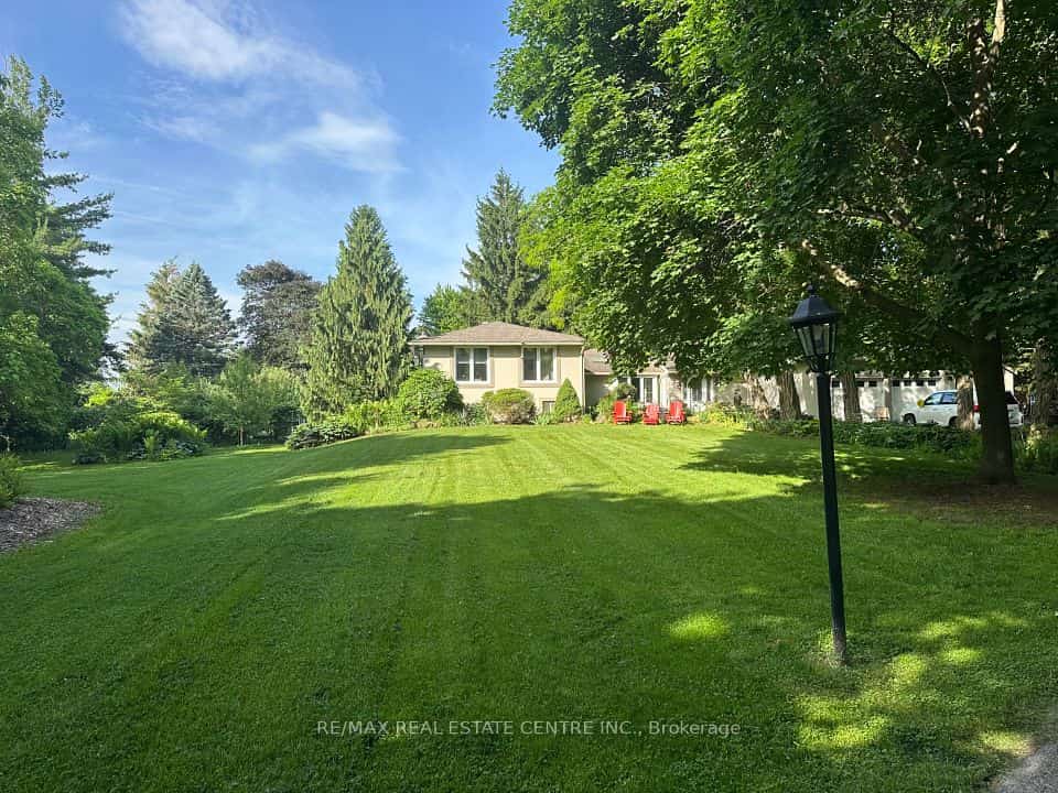 5590 Blind Line, Burlington, ON L7P 0B2