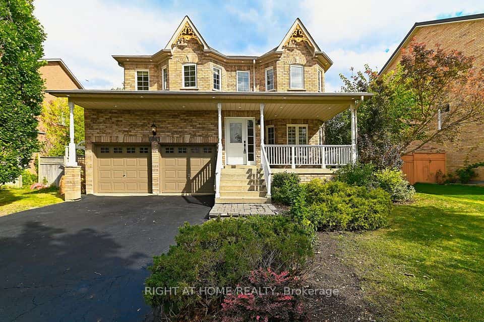 6843 Campbell Settler Court, Mississauga, ON L5W 1B3