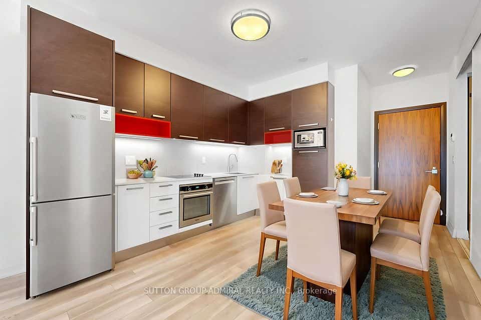 36 Park Lawn Road #301, Toronto, ON M8V 0E5