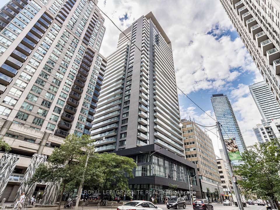 770 Bay Street #2509, Toronto, ON M5G 0A6