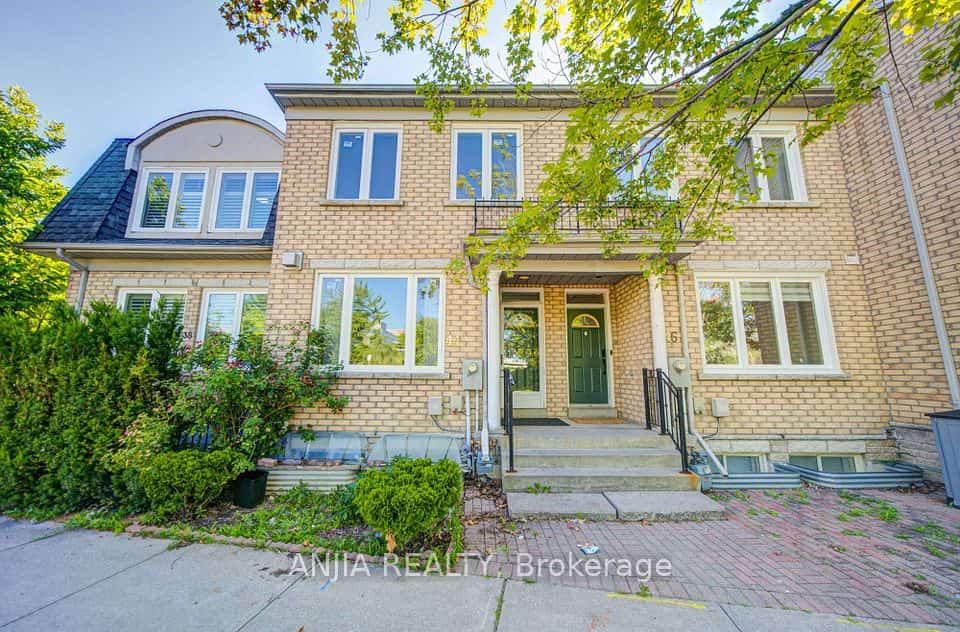 44 Pond Drive, Markham, ON L3T 7V3