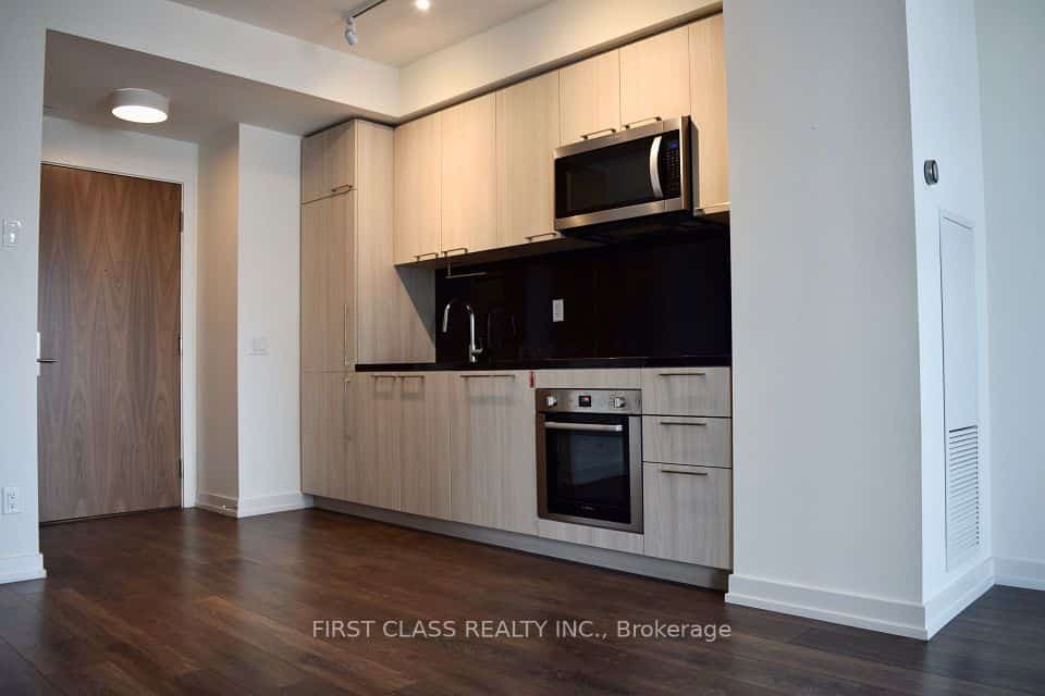 1 Grandview Avenue #705, Markham, ON L3T 0G7
