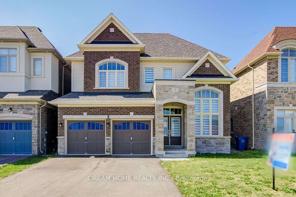 7 Charles White Court, East Gwillimbury, ON L9N 0T7