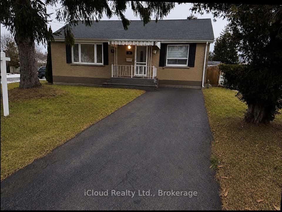 38 Kawartha Avenue, Oshawa, ON L1H 3Y8