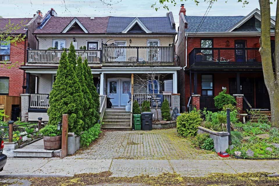 20 Ashdale Avenue, Toronto, ON M4L 2Y7