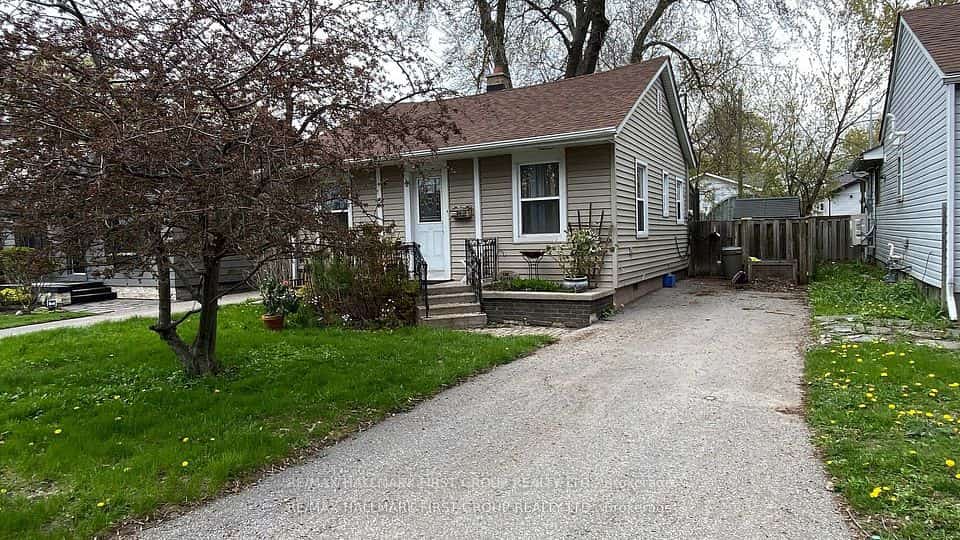 24 George Street, Ajax, ON L1S 1S5