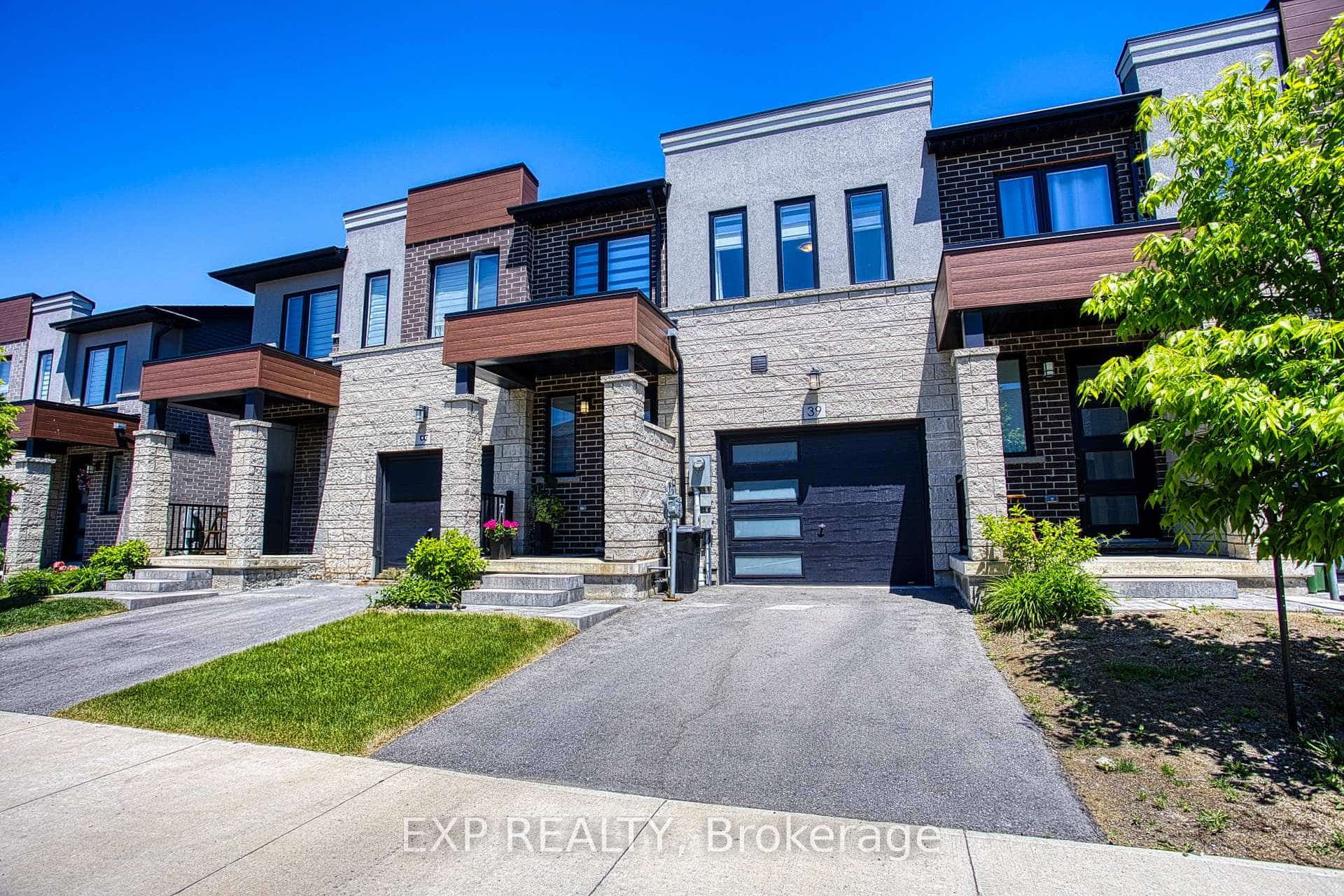 39 Bensley Lane, Hamilton, ON L9C 0E9