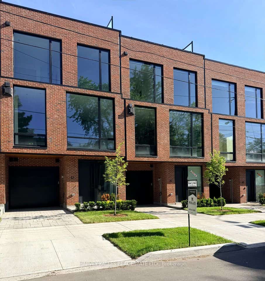 32 Evergreen Gardens, Toronto, ON M4G 1C5