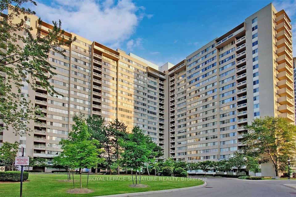 3590 Kaneff Crescent #1407, Mississauga, ON L5A 3X3