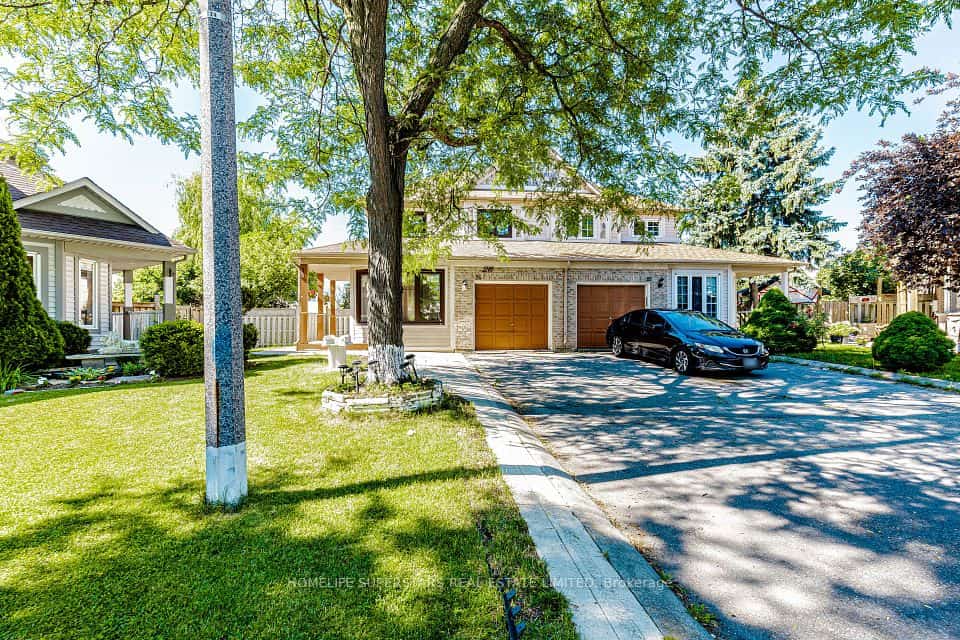 26 Amazon Court, Brampton, ON L6R 1C7