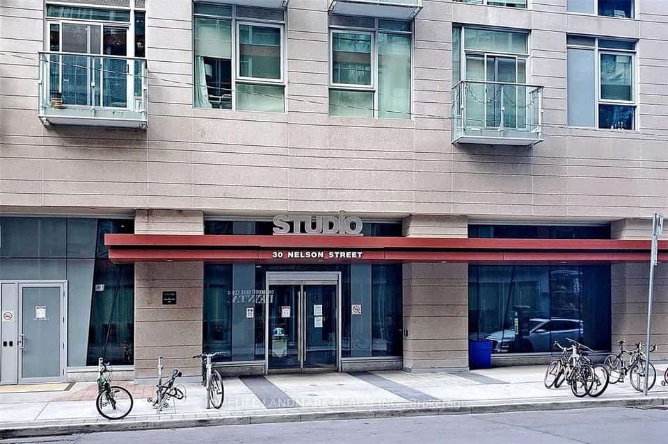 30 Nelson Street #1209, Toronto, ON M5V 0H5