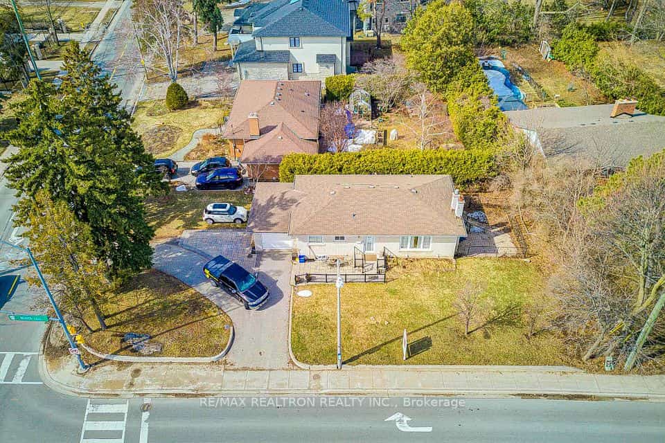 256 Church Street, Markham, ON L3P 2M7