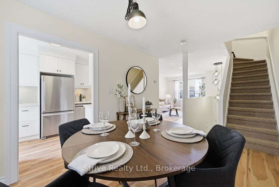 1718 John Street #33, Markham, ON L3T 1Y9