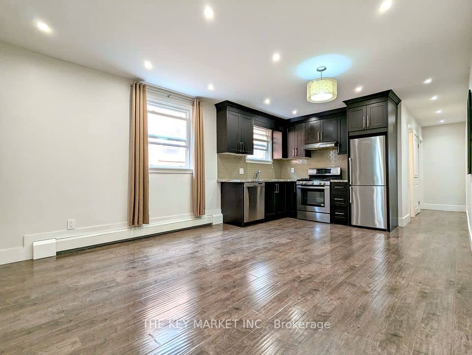 211 St Clements Avenue, Toronto