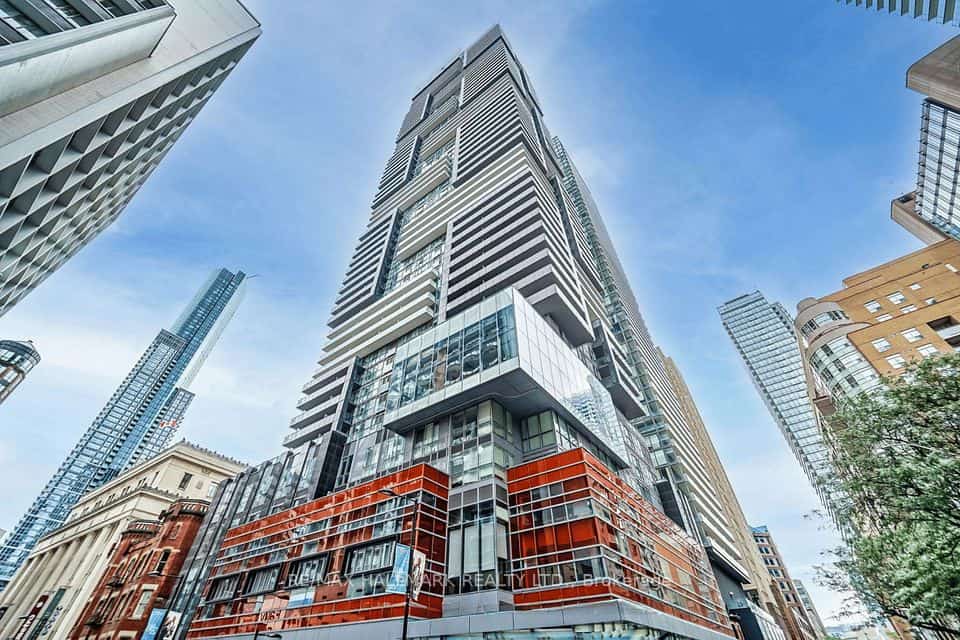 7 Grenville Street #5808, Toronto, ON M4Y 0E9