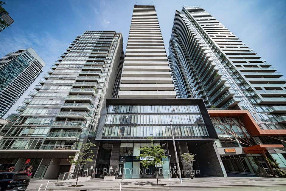 Vox Condominiums, Toronto