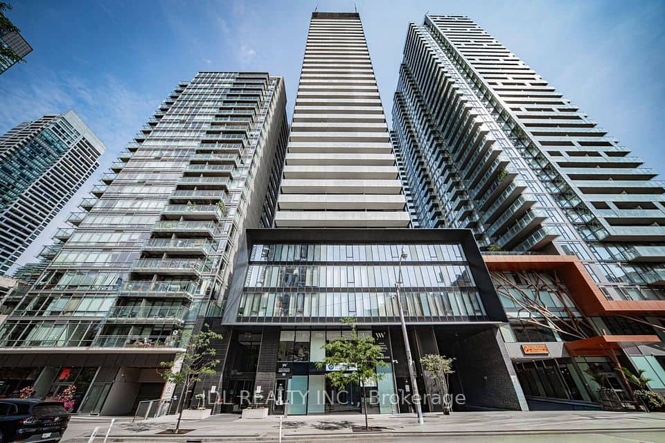 28 Wellesley Street E, Toronto