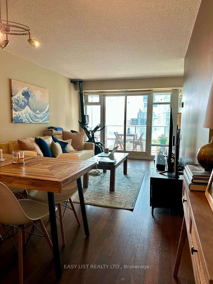 2191 Yonge Street #804, Toronto, ON M4S 3H8