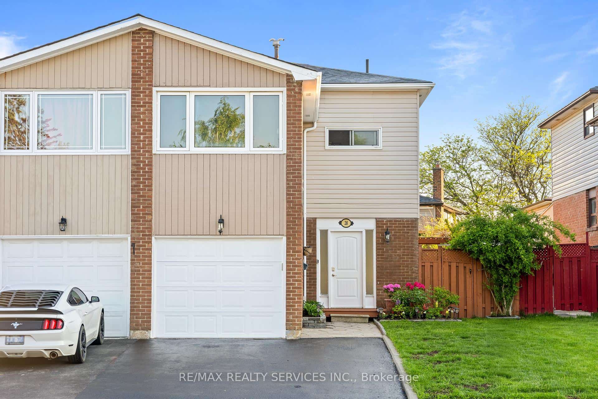 28 Kingswood Drive, Brampton, ON L6V 2T6