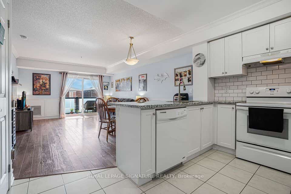 70 Baycliffe Crescent #312, Brampton, ON L7A 0Z5
