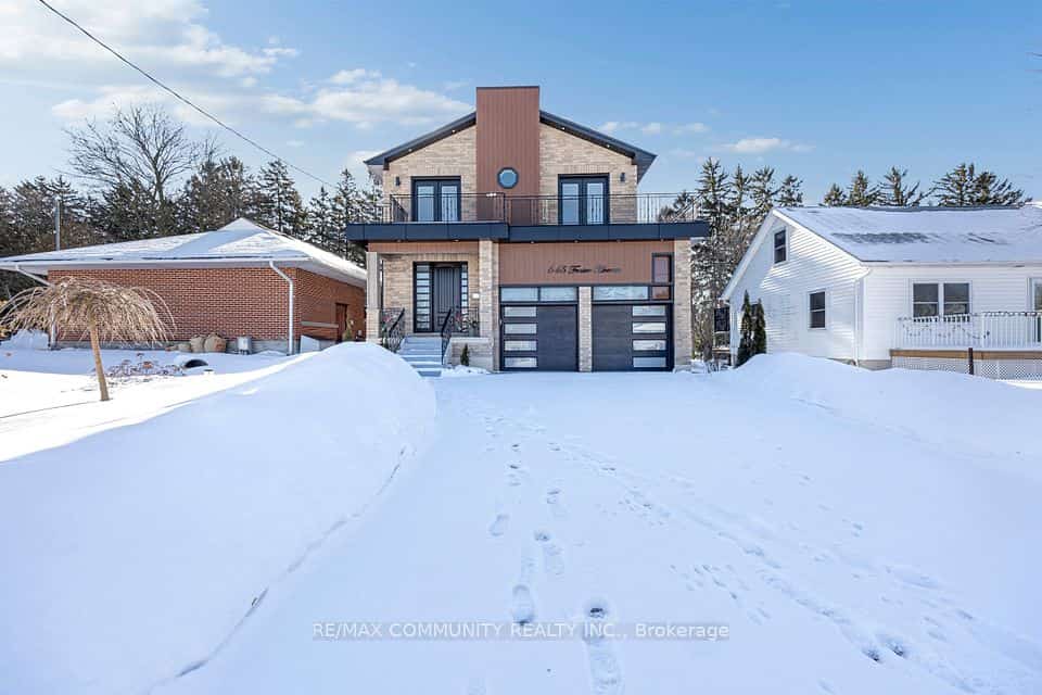 645 Fraser Avenue, Oshawa, ON L1J 6R8