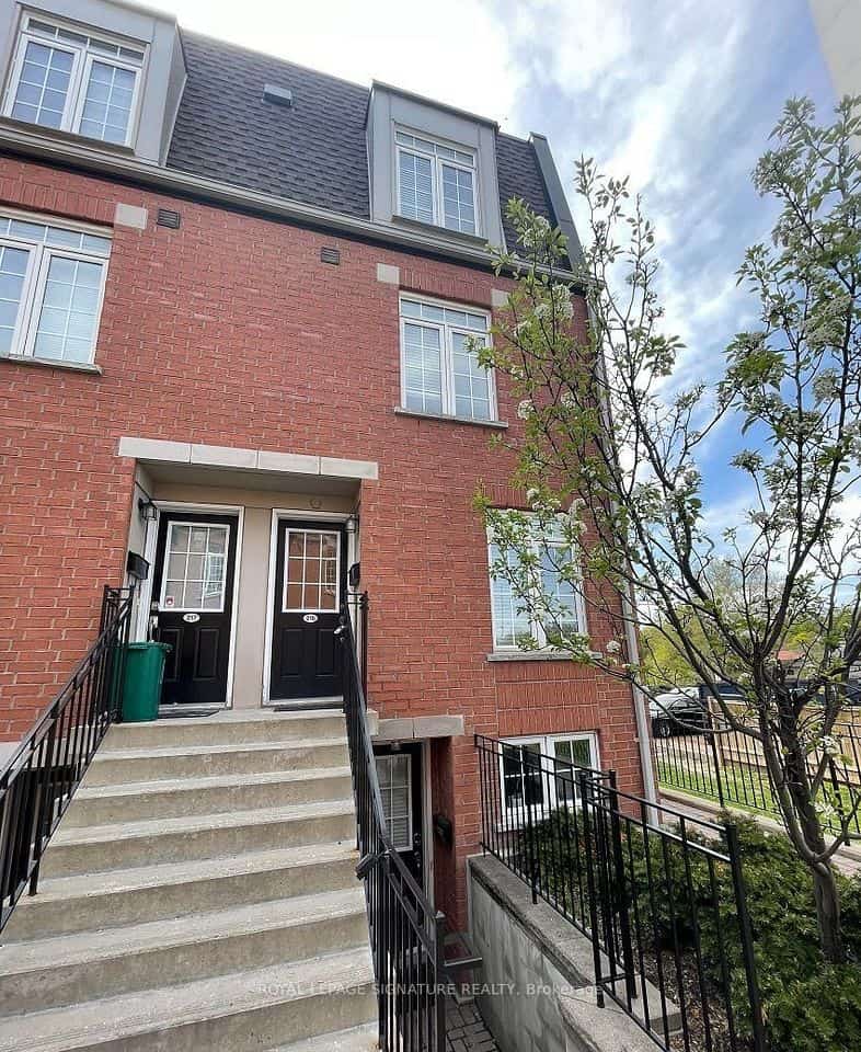 870 Jane Street #218, Toronto, ON M6N 4C2