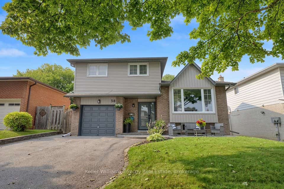 38 Spry Avenue, Clarington, ON L1C 3T5