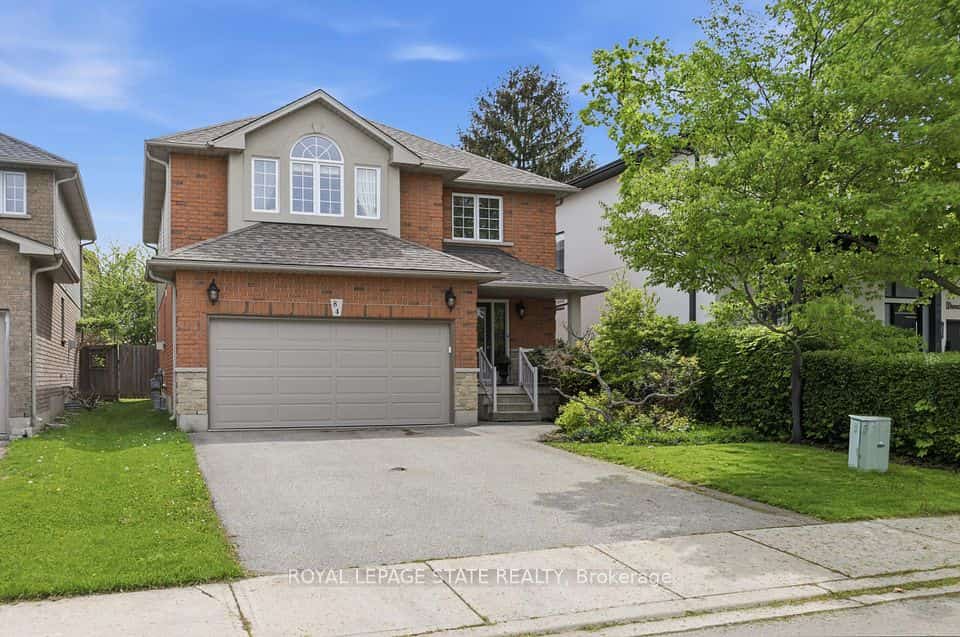 84 Duncairn Crescent, Hamilton, ON L9C 6G1