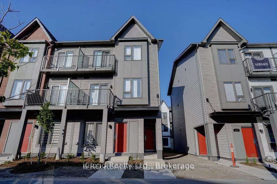 2635 William Jackson Drive #114, Pickering, ON L1X 0L2