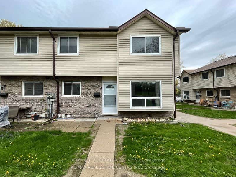 453 Albert Street #16, Waterloo, ON N2L 5A7