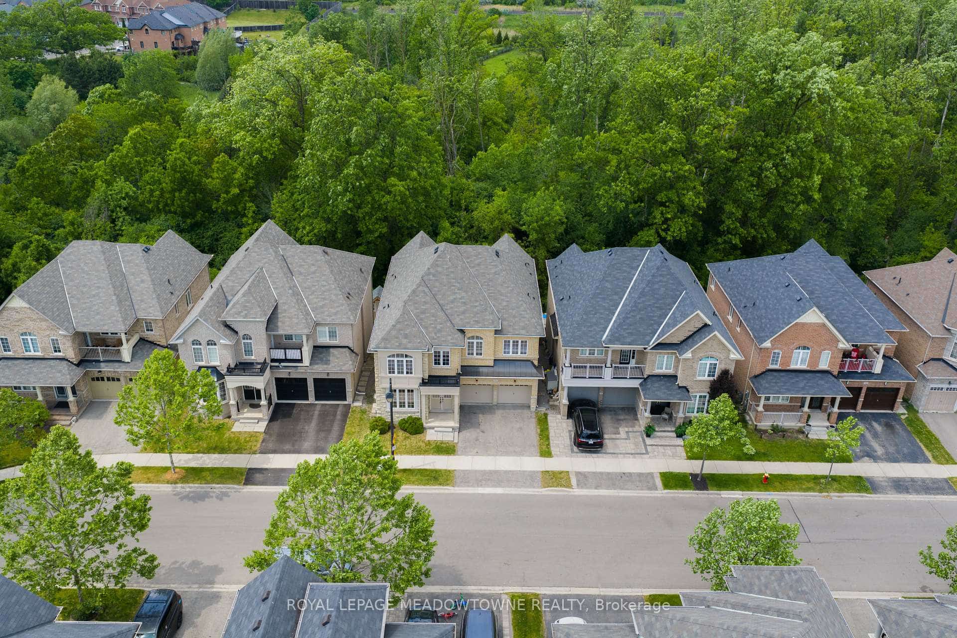 332 McGibbon Drive, Milton, ON L9T 5K7
