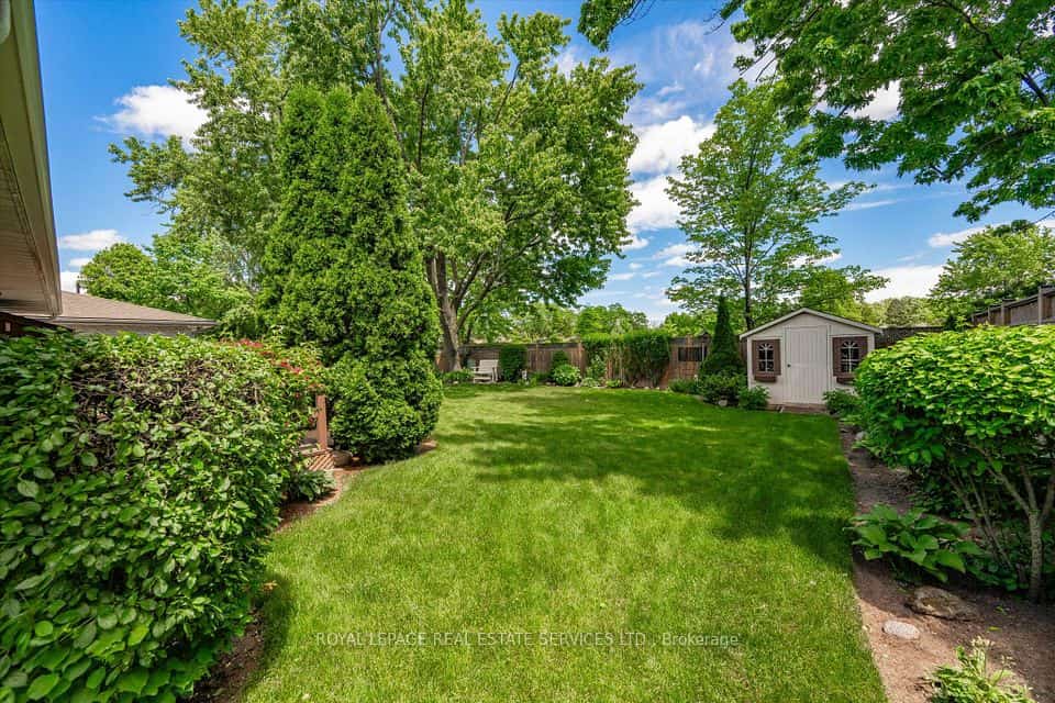 484 Grand Boulevard, Oakville, ON L6H 1P3