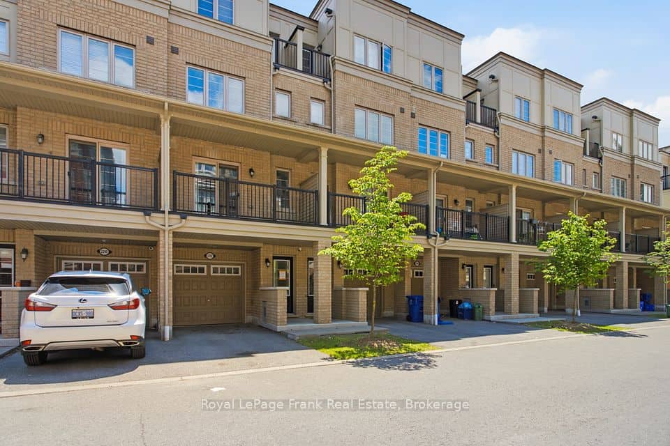 2292 Chevron Prince Path, Oshawa