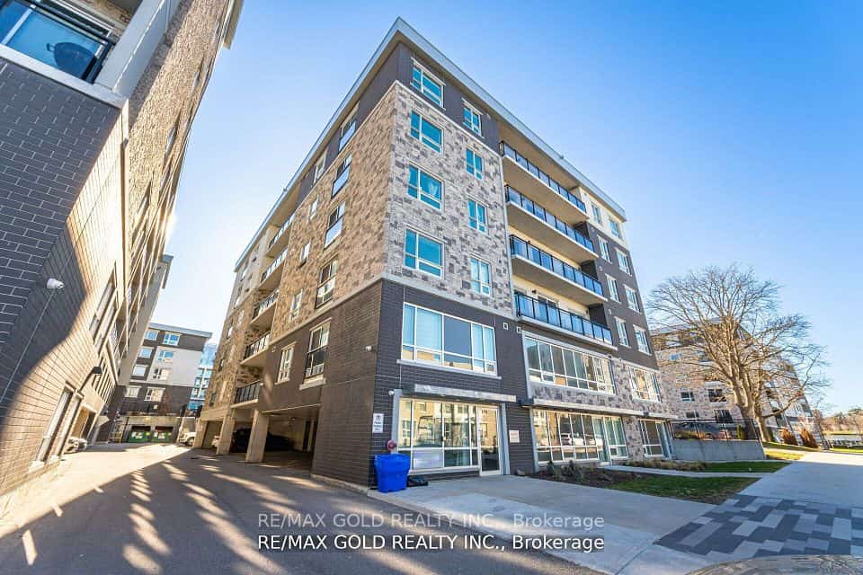 275 Larch Street #H101, Waterloo, ON N2L 3R2