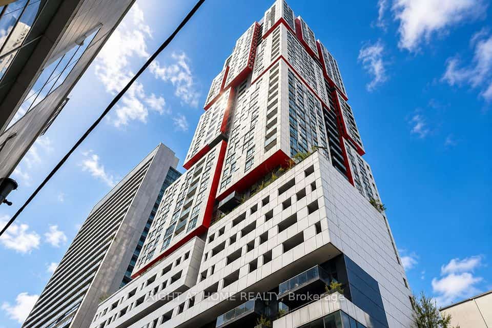 318 Richmond Street W #1408, Toronto, ON M5V 1X2