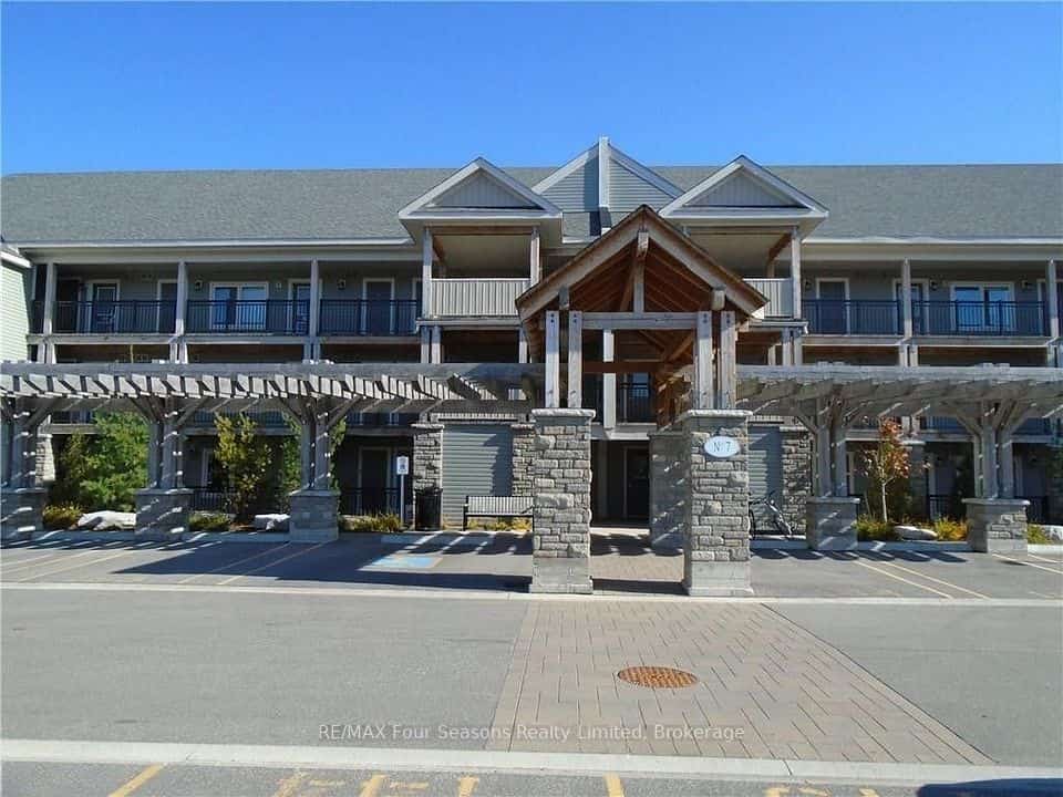 7 Anchorage Crescent #301, Collingwood, ON L9Y 5C5