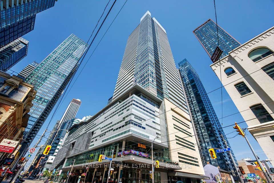80 John Street #1410, Toronto, ON M5V 3X4