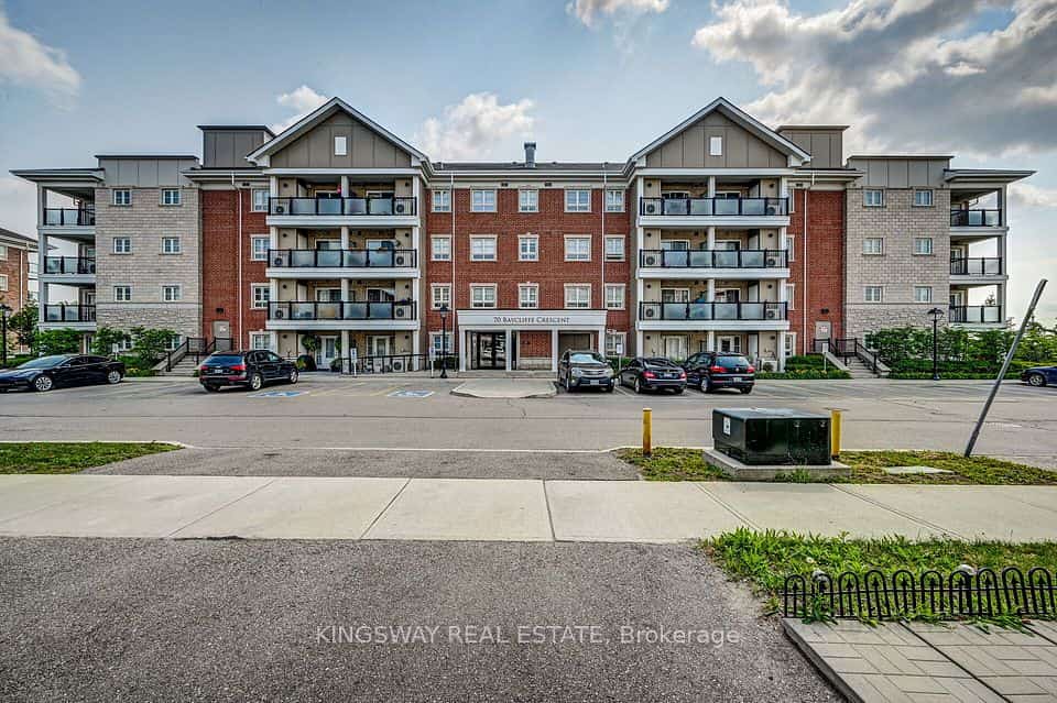 70 BAYCLCIFFE Crescent #303, Brampton, ON L7A 3Z4