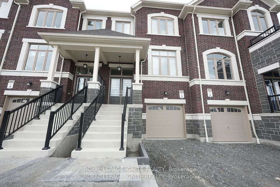 2815 Albatross Way, Pickering, ON L1X 0P6