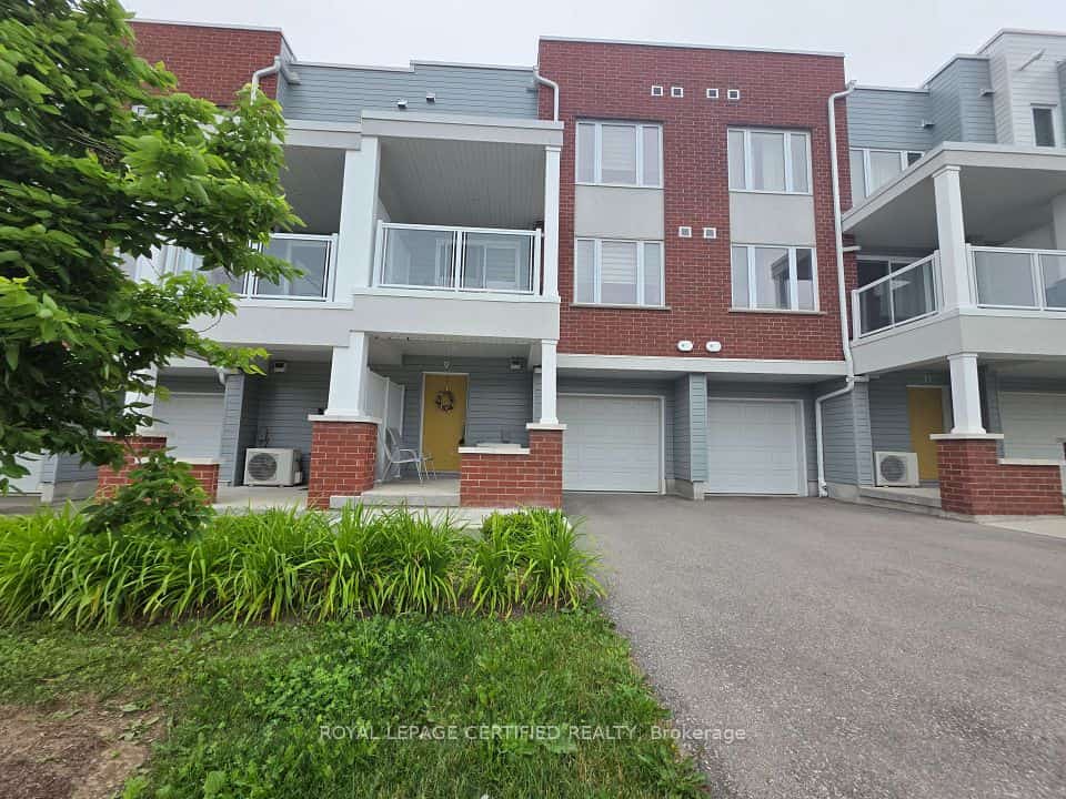 9 Valencia Avenue, Kitchener, ON N2R 0R7