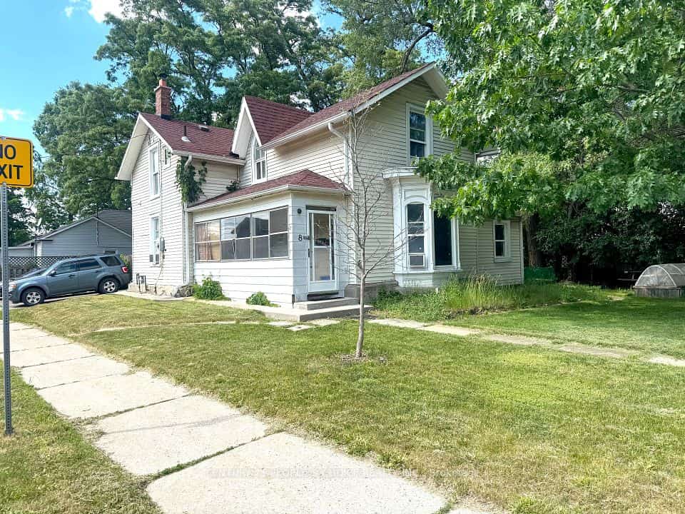 8 Mary Street, Brampton, ON L6W 2P8