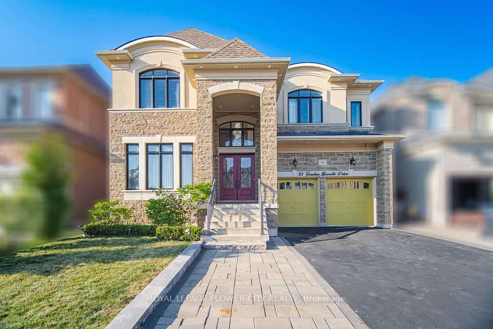 35 Gordon Randle Drive, Brampton, ON L6P 4G8