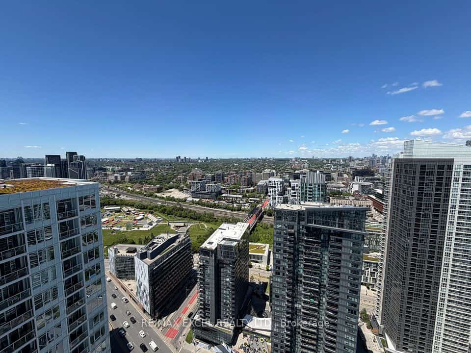 17 Bathurst Street #4606, Toronto, ON M5V 0N1