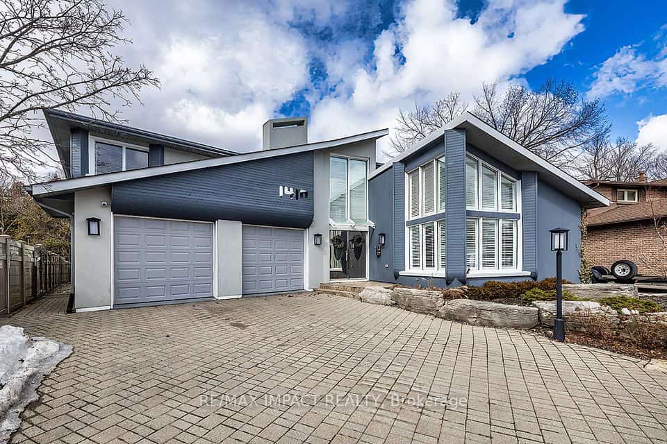 1410 Manitou Drive, Oshawa, ON L1G 7P7