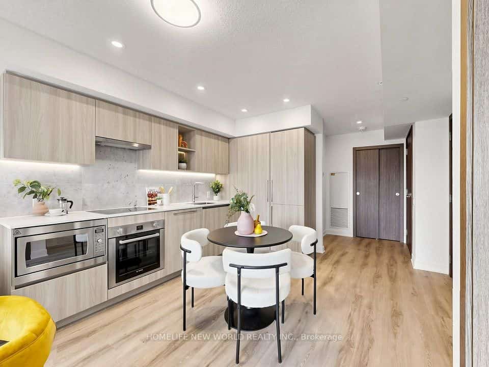 17 Bathurst Street #2011, Toronto, ON M5V 0N1