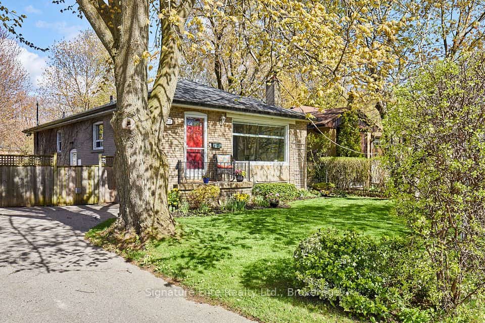 135 Toynbee Trail, Toronto, ON M1E 1G5