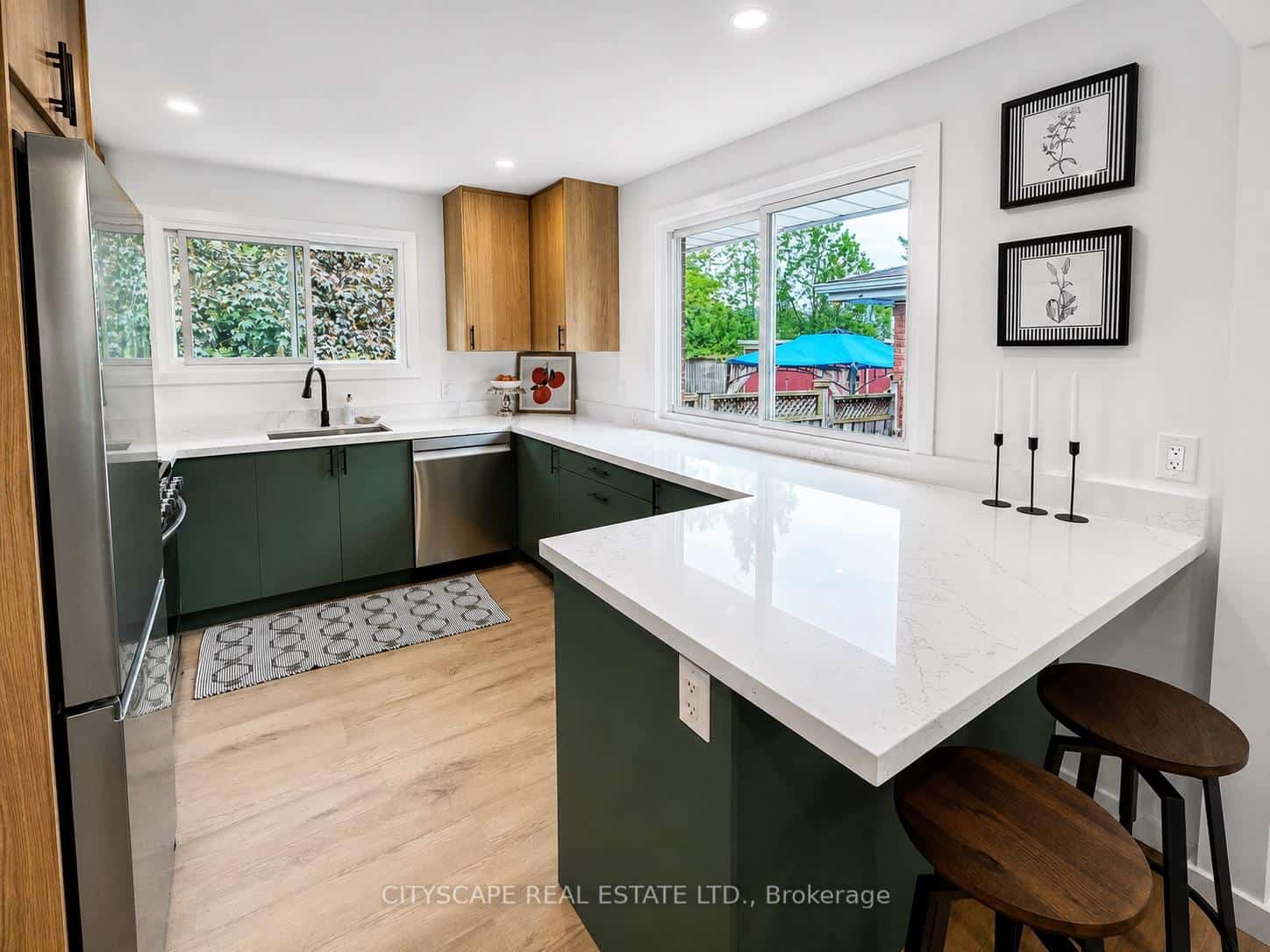39 Carousel Avenue, Hamilton, ON L9A 4L7